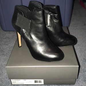 Vince Camuto Arianah bootie size 6